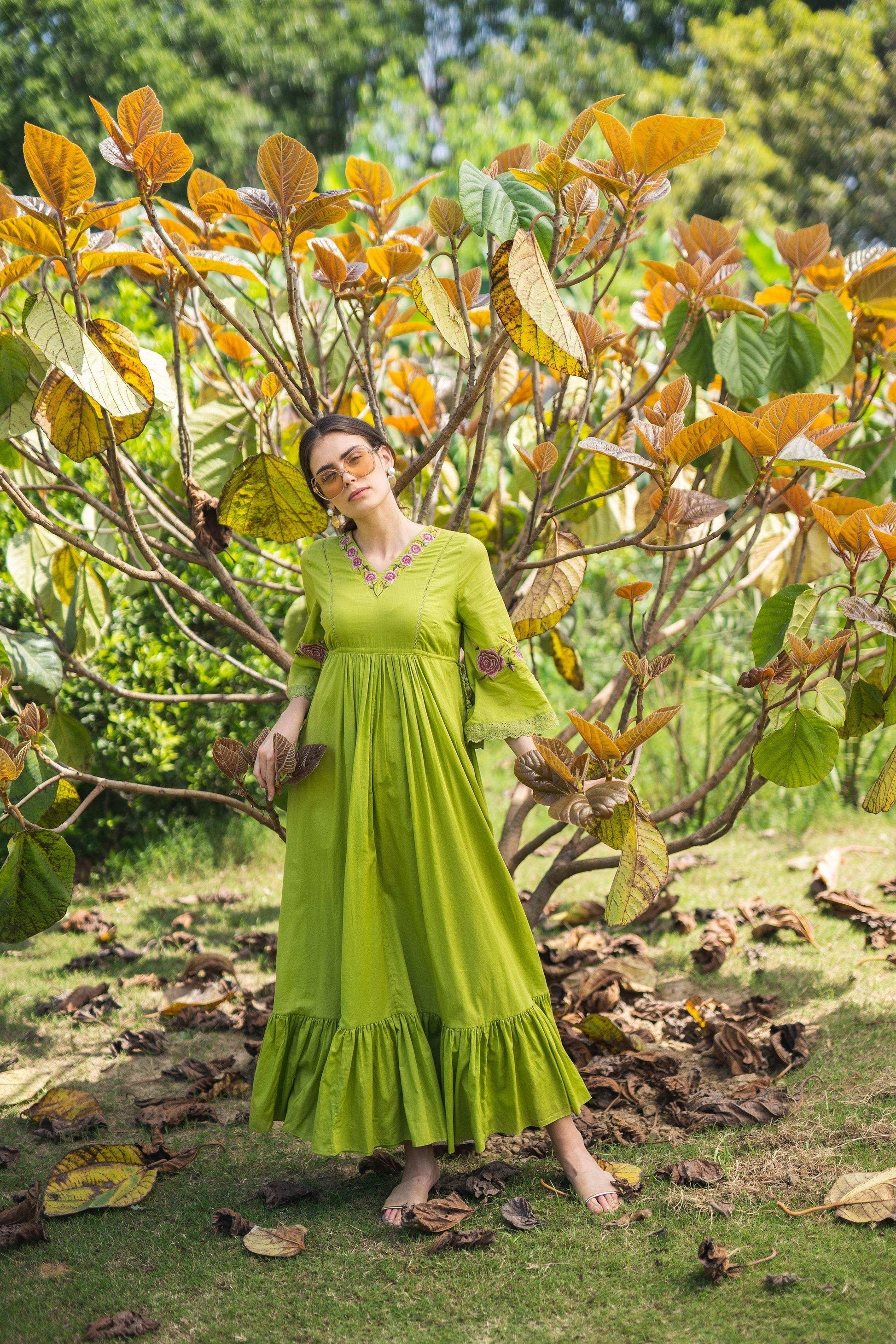 OLIVIA DRESS - Grass green - Monk & Mei