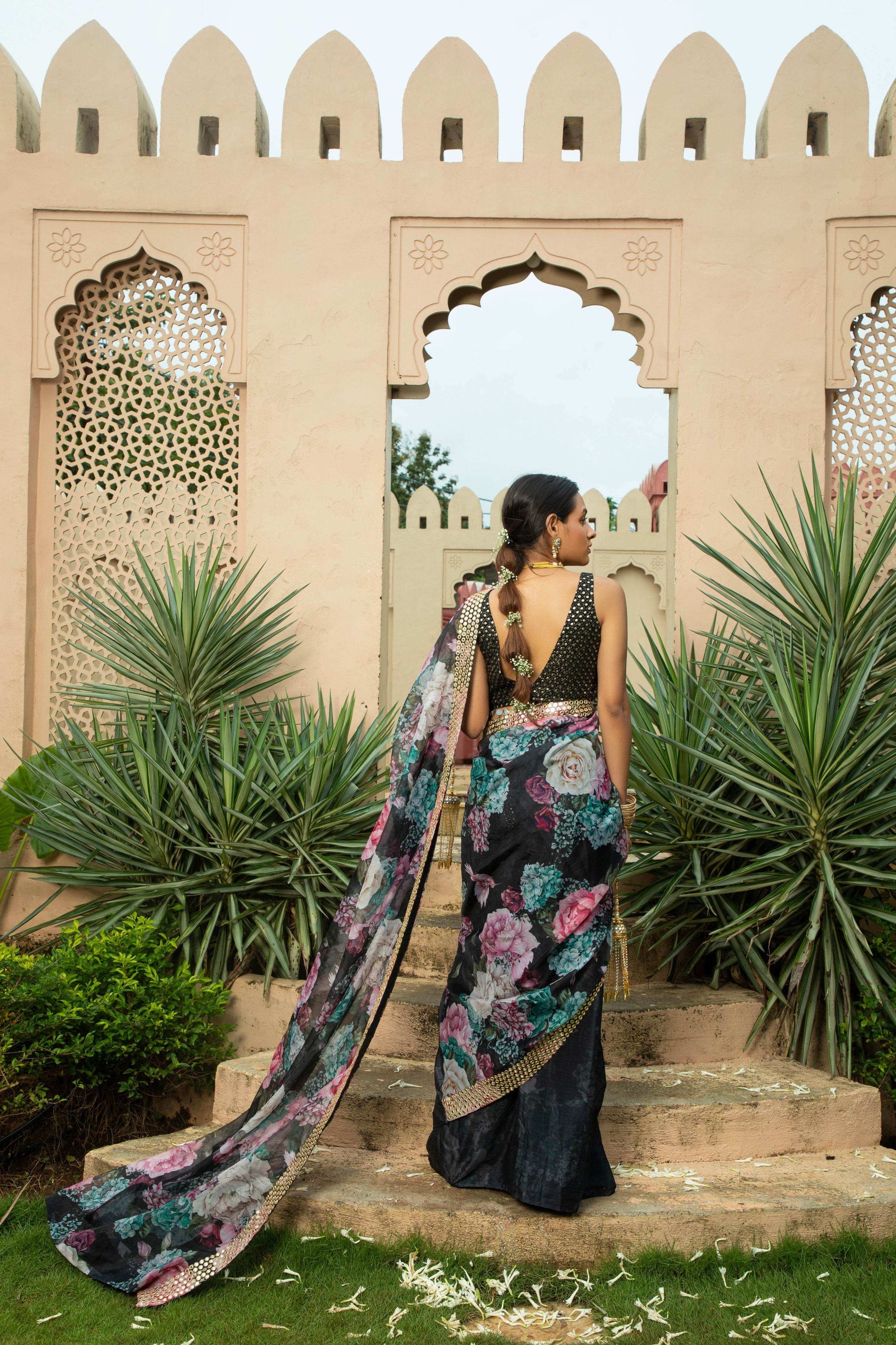 Sanam- Saree Set Black - Monk & Mei