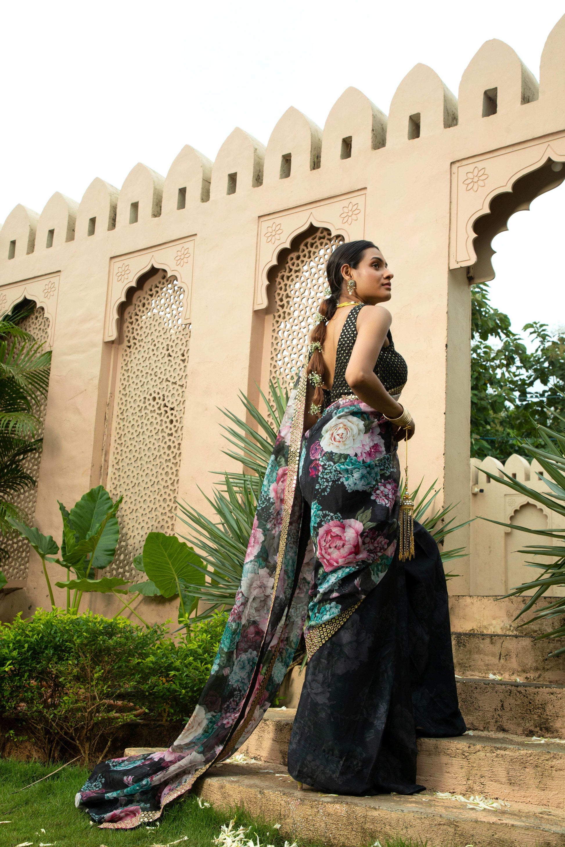 Sanam- Saree Set Black - Monk & Mei