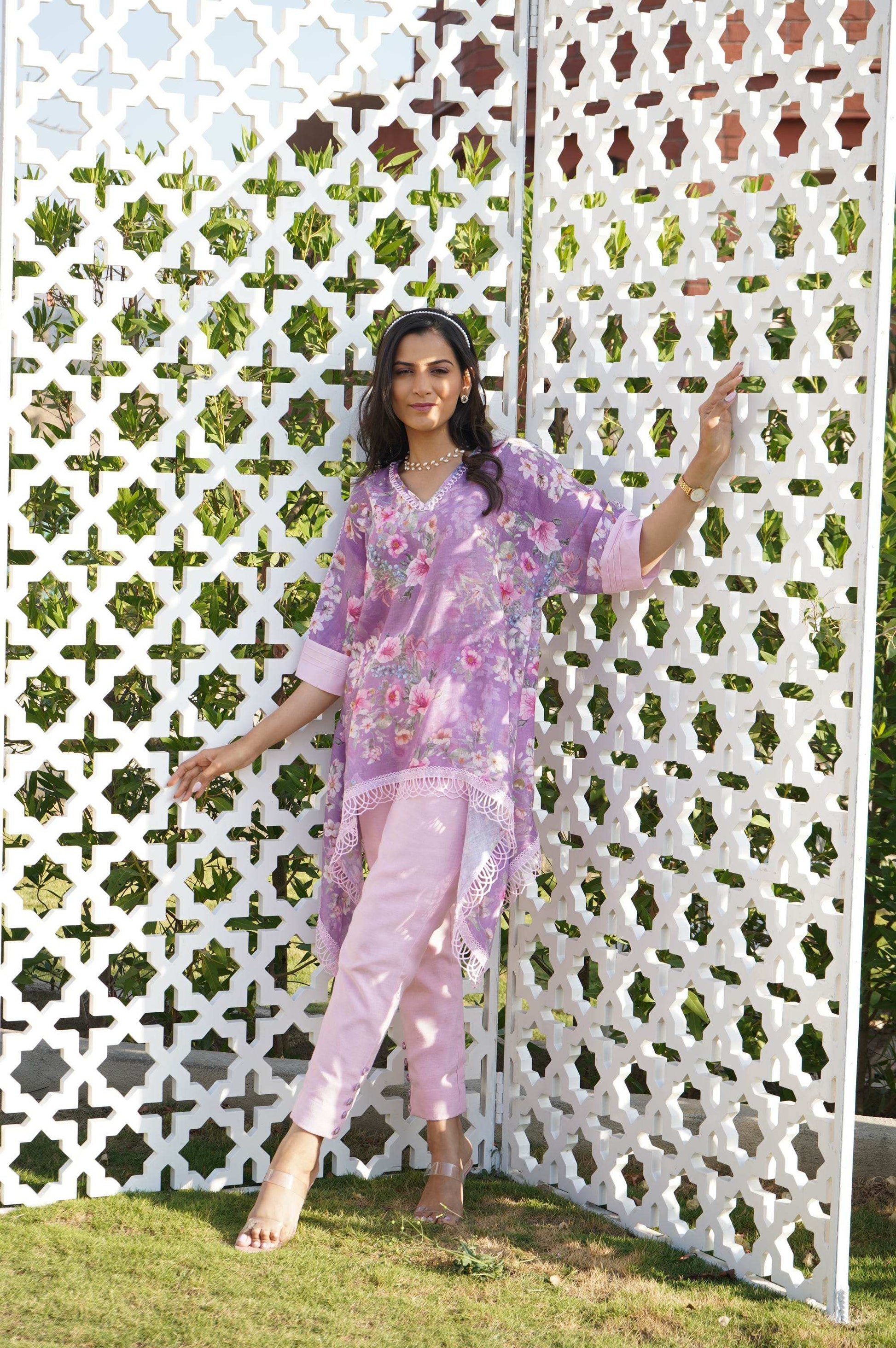 Daphne Lilac - Monk & Mei