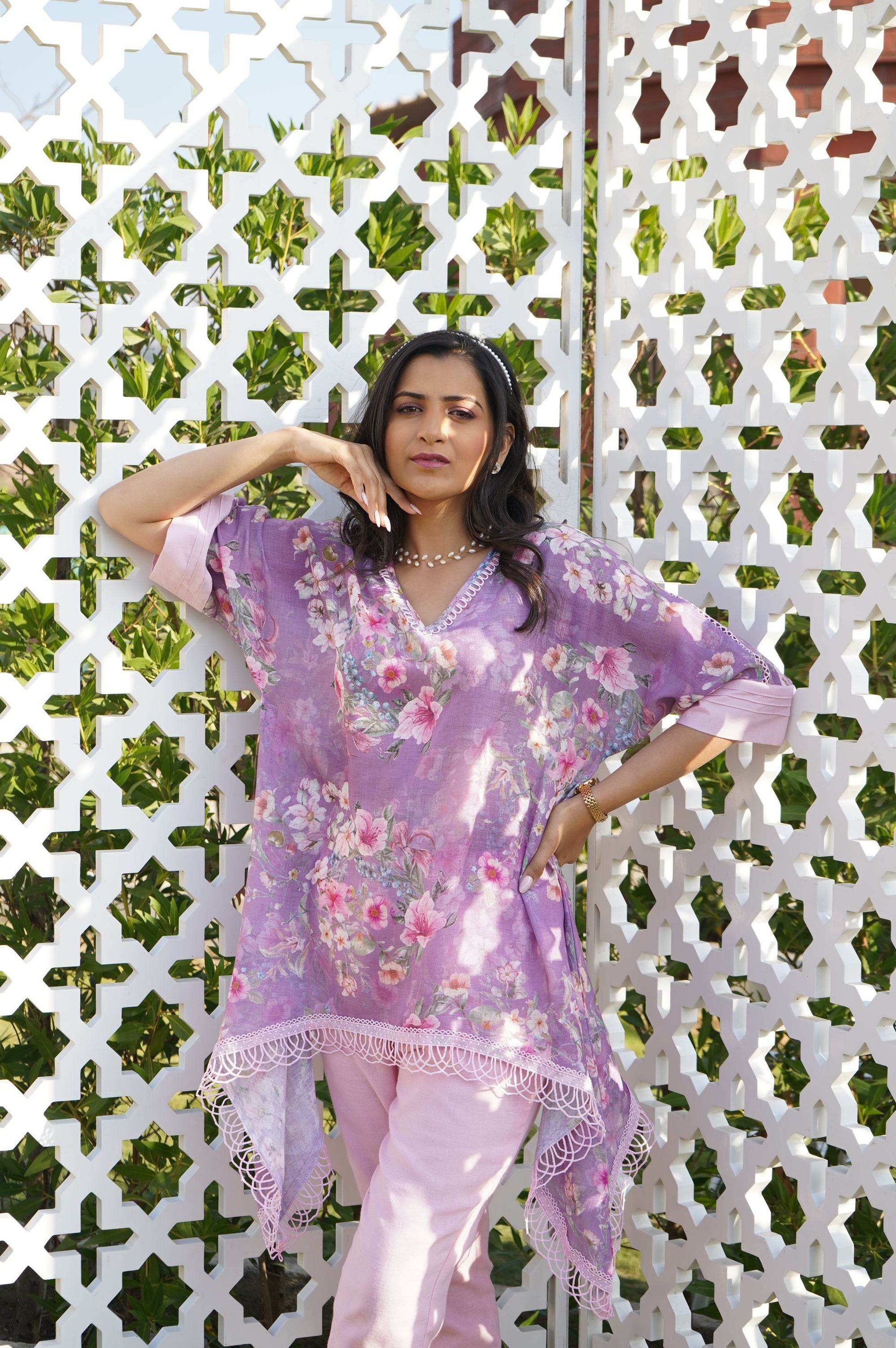 Daphne Lilac - Monk & Mei