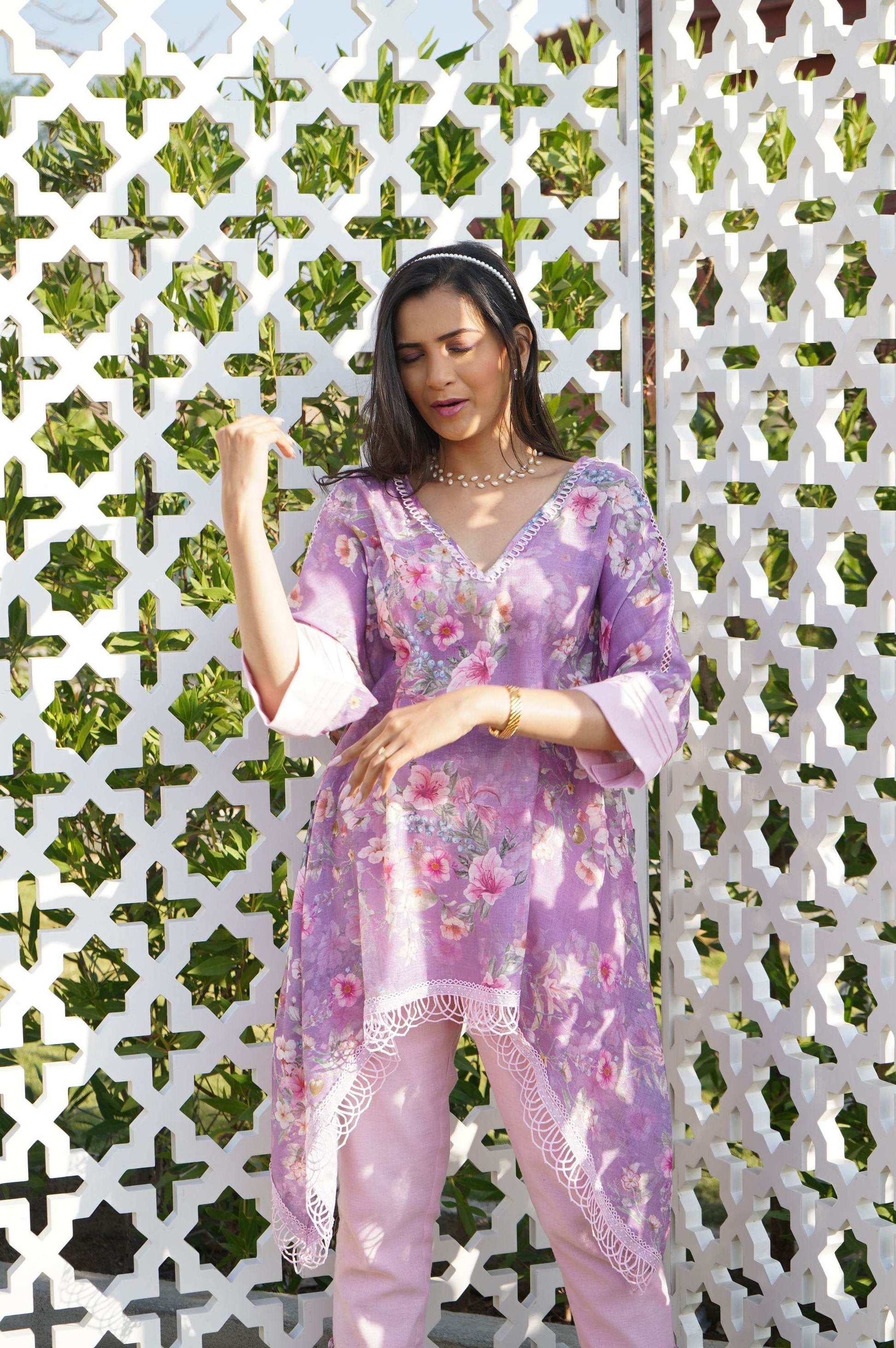 Daphne Lilac - Monk & Mei