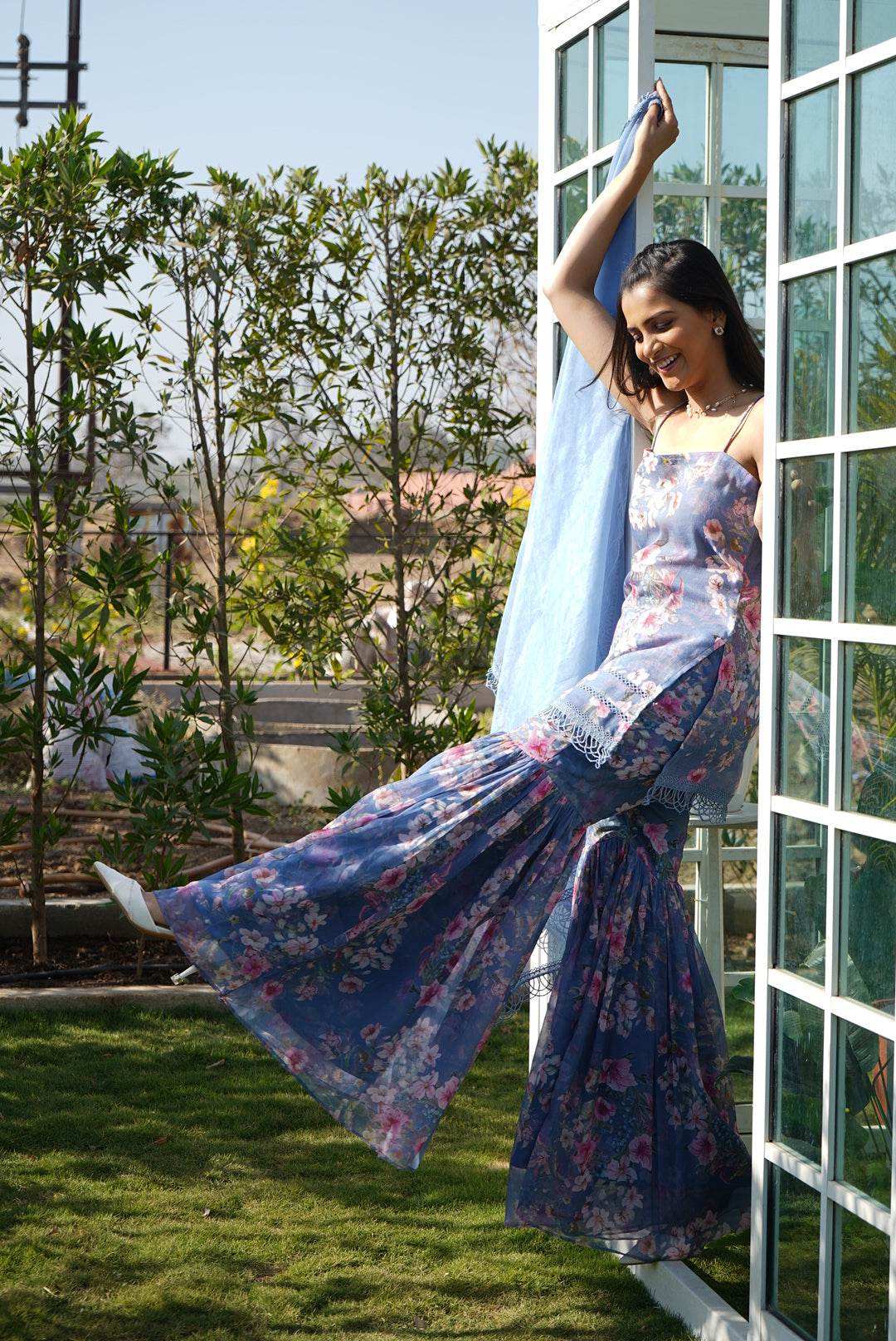 Tulip Blue - Monk & Mei