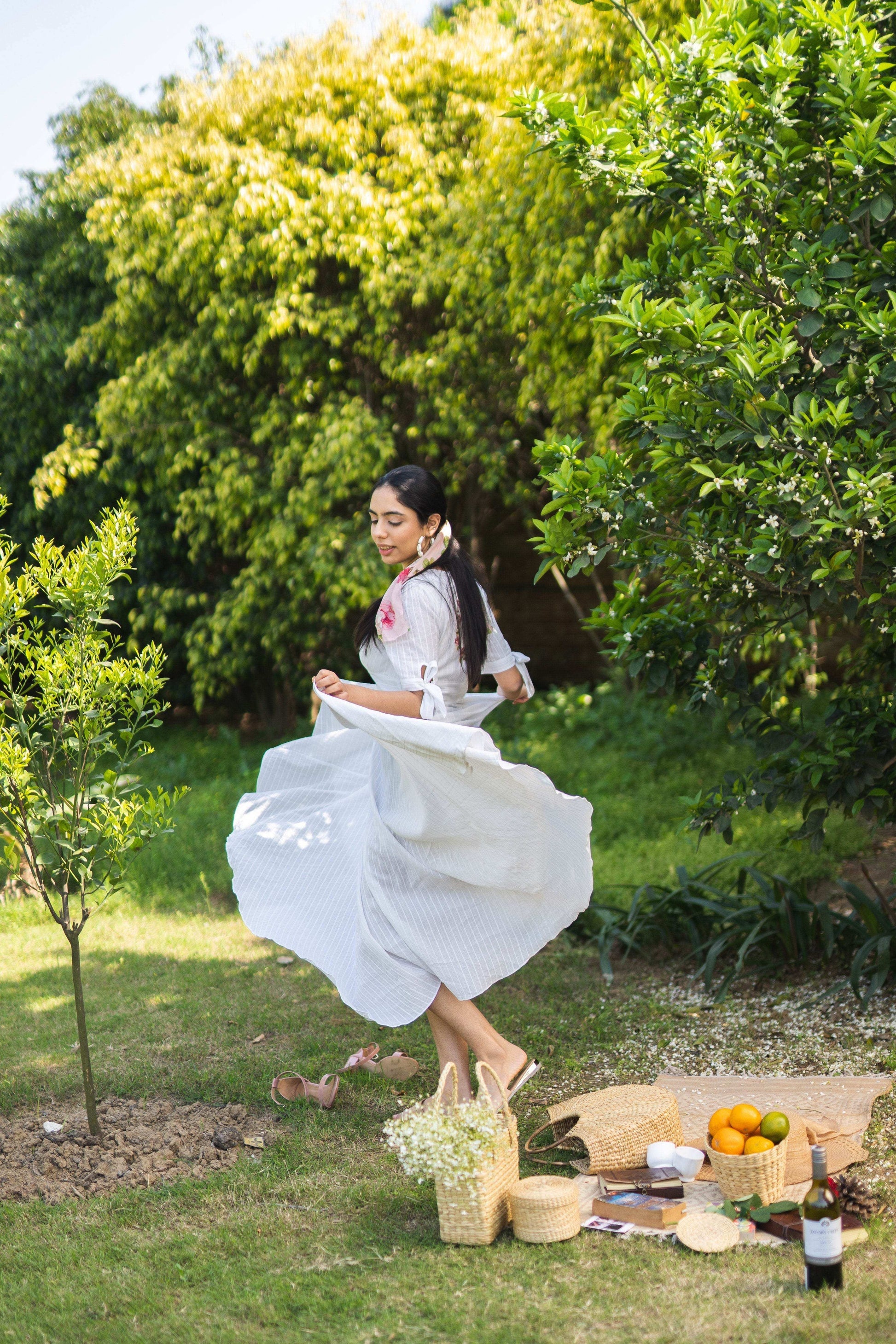 BELLA - White - Monk & Mei