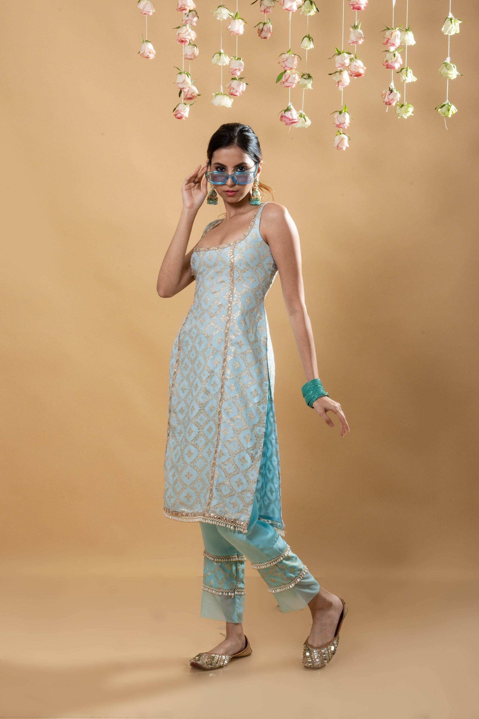 Kala-Sleeveless Kurta Set- Powder Blue - Monk & Mei