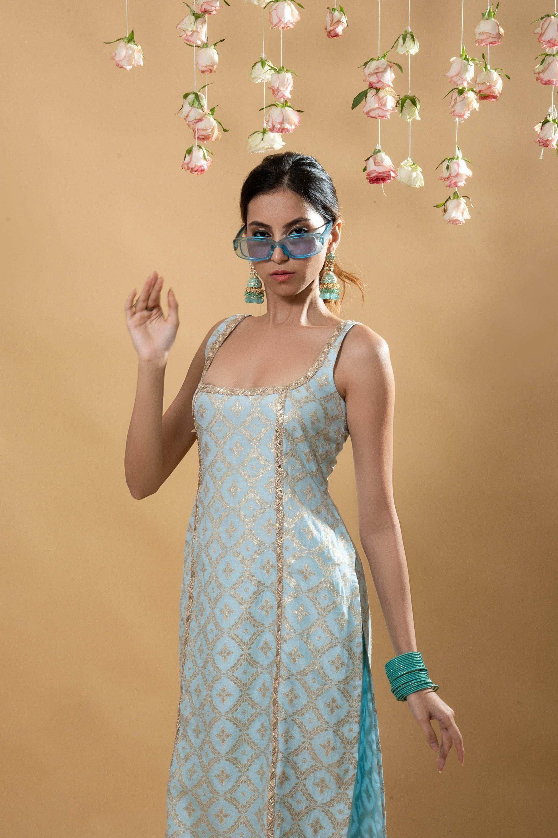Kala-Sleeveless Kurta Set- Powder Blue - Monk & Mei