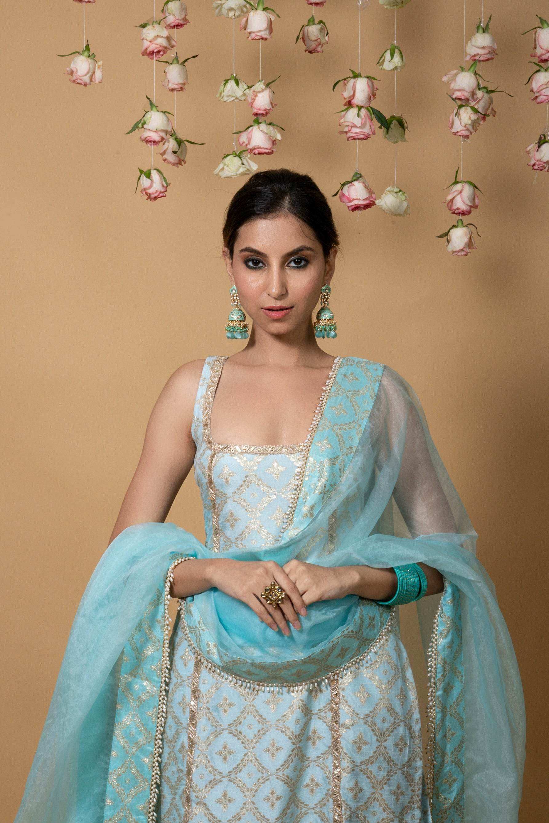 Kala-Sleeveless Kurta Set- Powder Blue - Monk & Mei