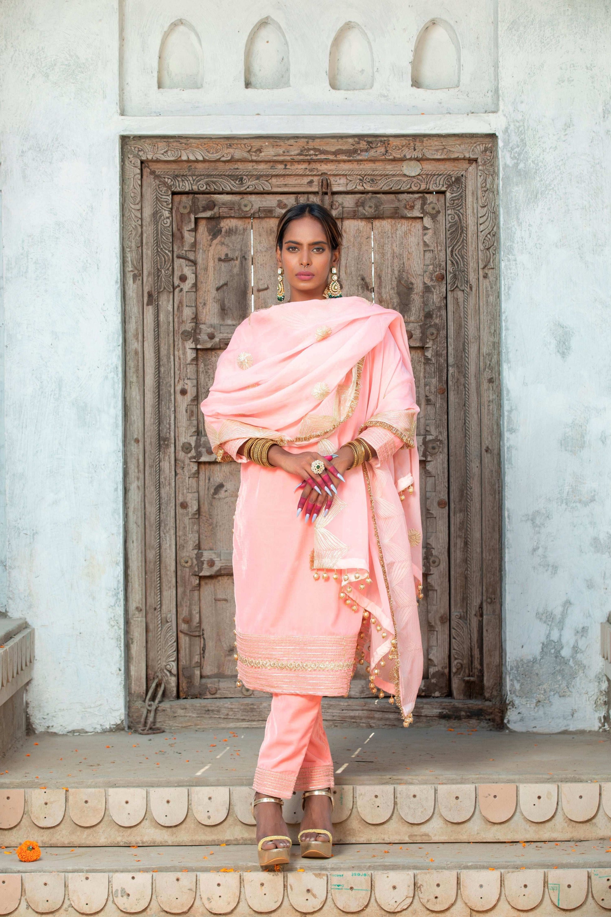 Shabnam - Kurta Set - Monk & Mei
