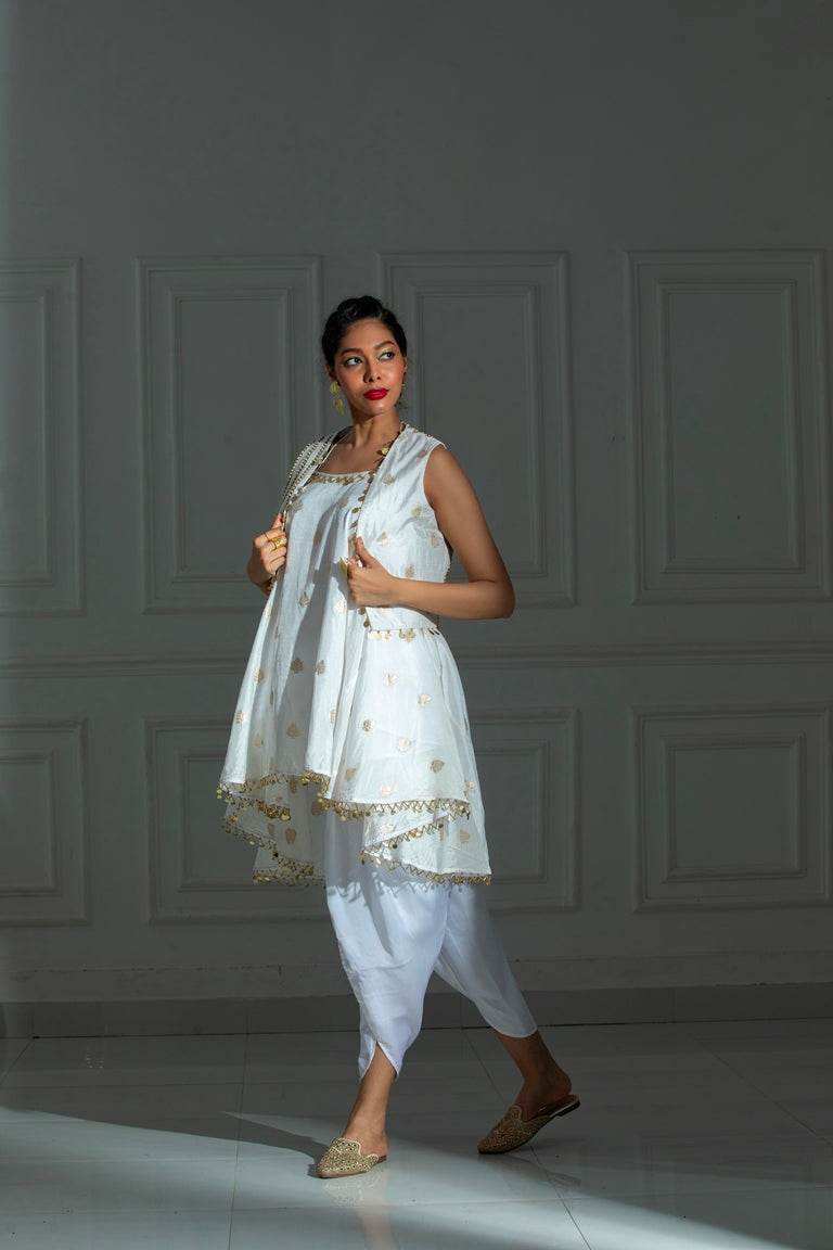 Noir Ivory White - Monk & Mei