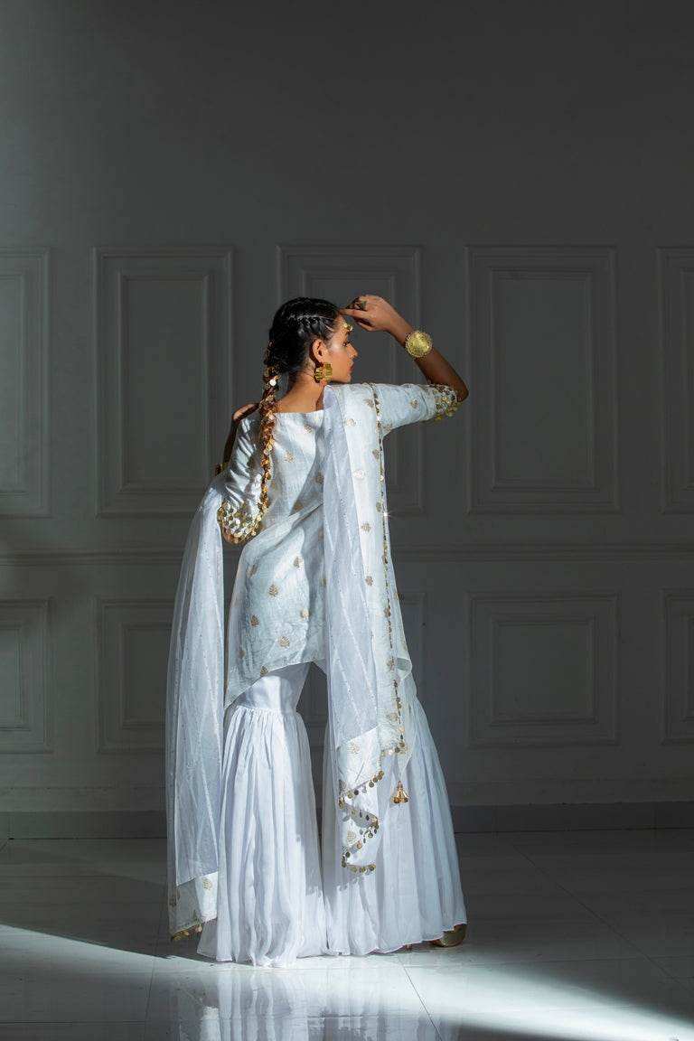 Matilda Ivory White - Monk & Mei