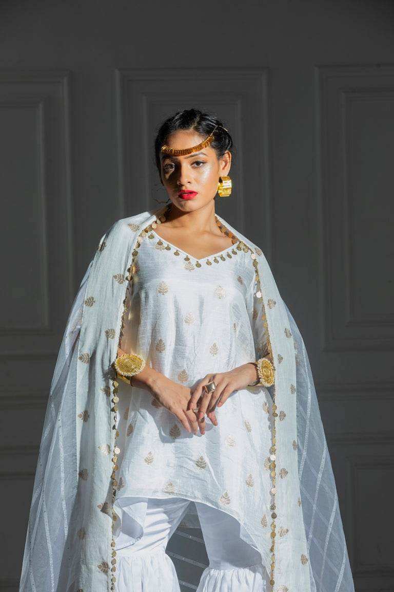 Matilda Ivory White - Monk & Mei