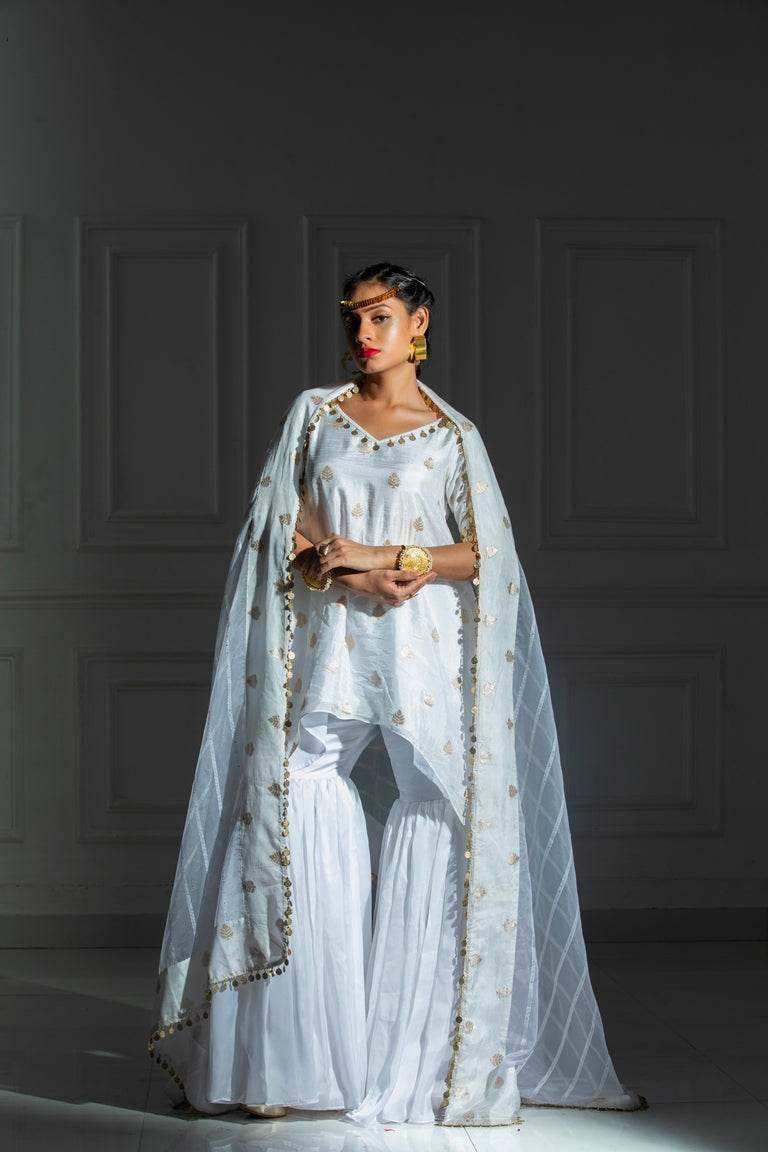 Matilda Ivory White - Monk & Mei