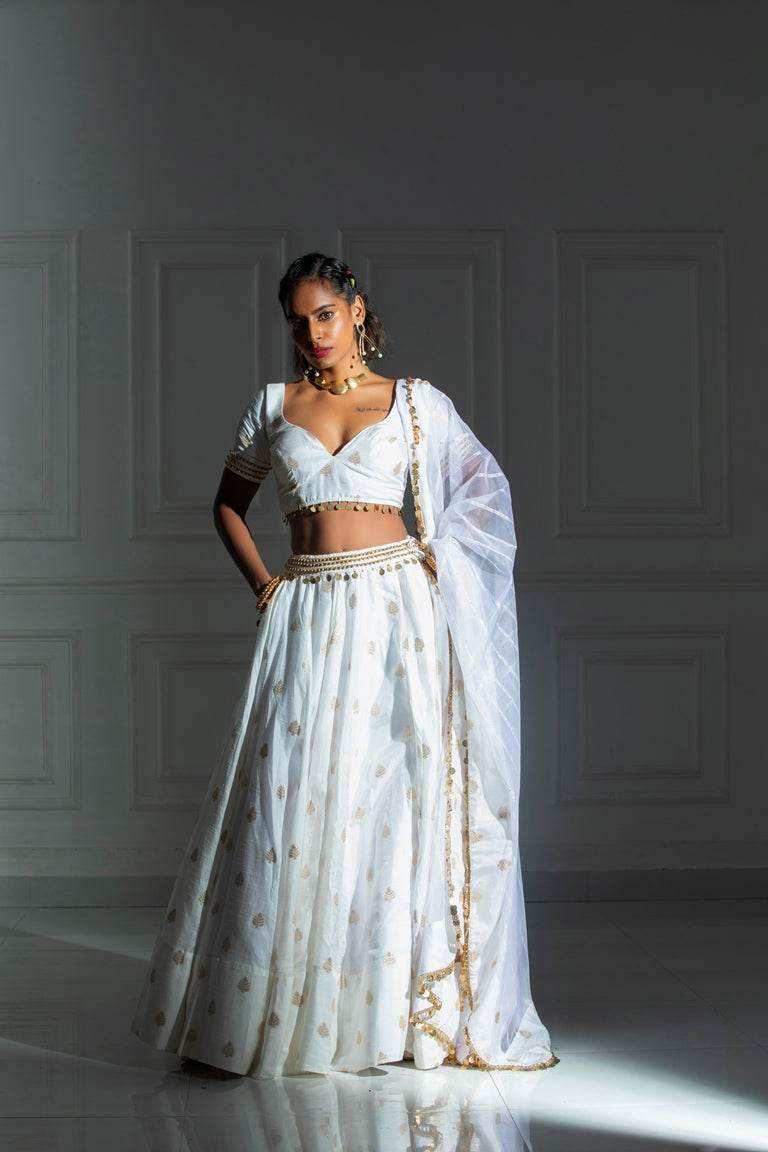 Phoenix Ivory White - Monk & Mei