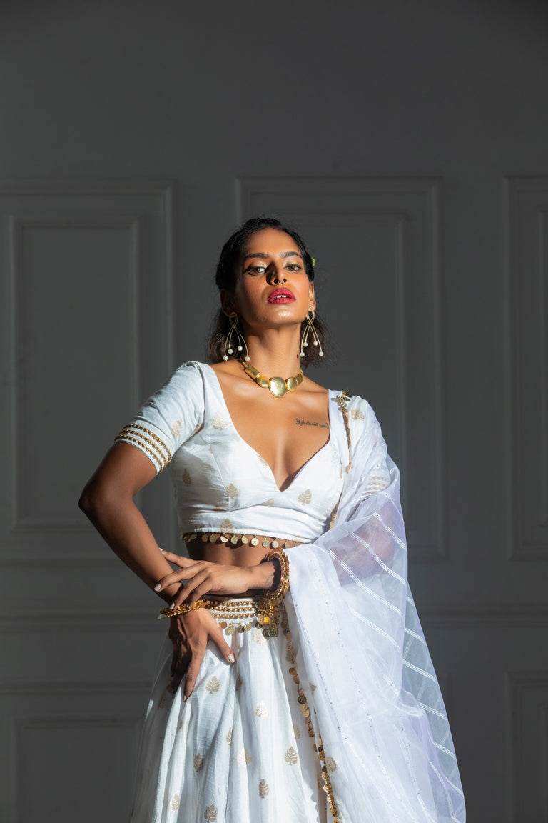 Phoenix Ivory White - Monk & Mei