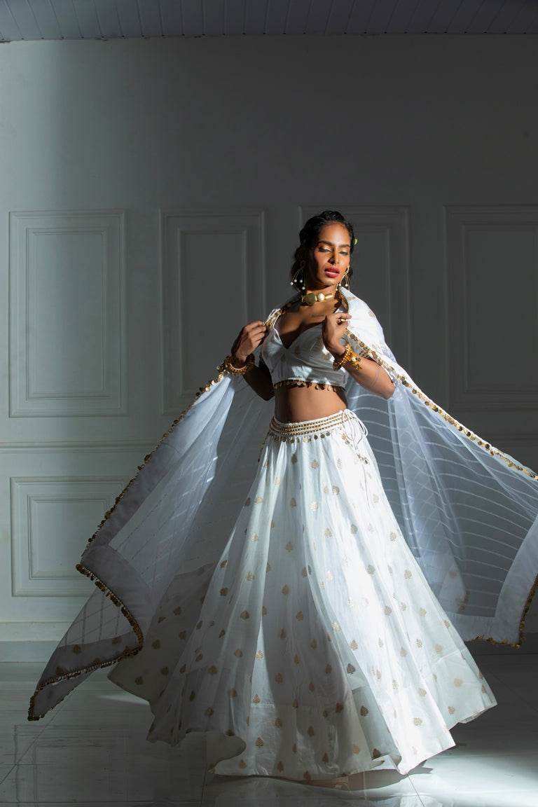 Phoenix Ivory White - Monk & Mei