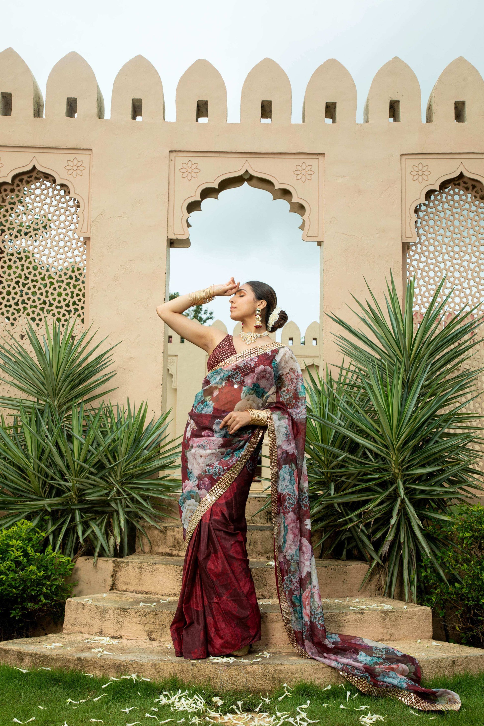 Sanam- Saree Set Maroon - Monk & Mei