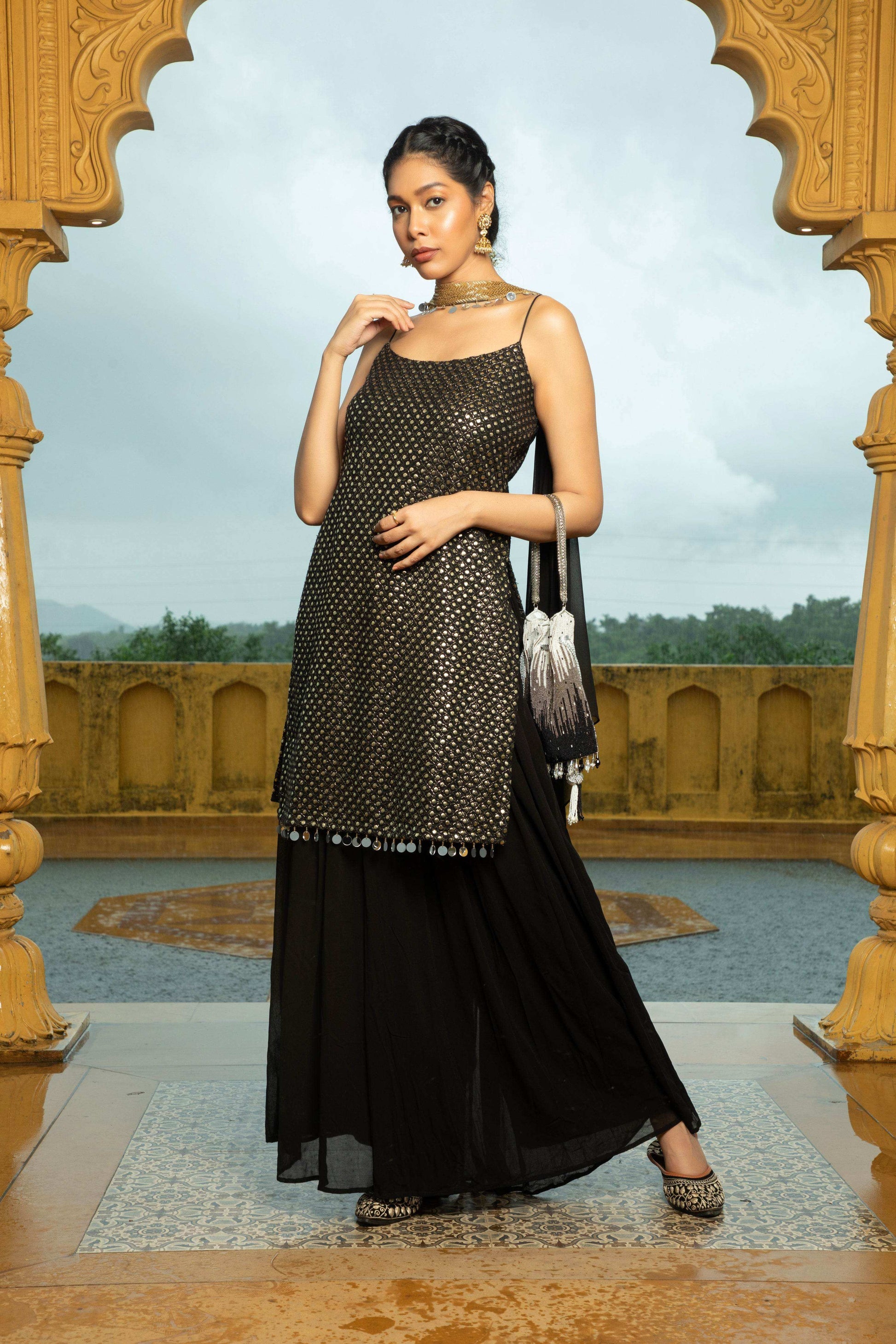 Liana - Kurta Set Black - Monk & Mei