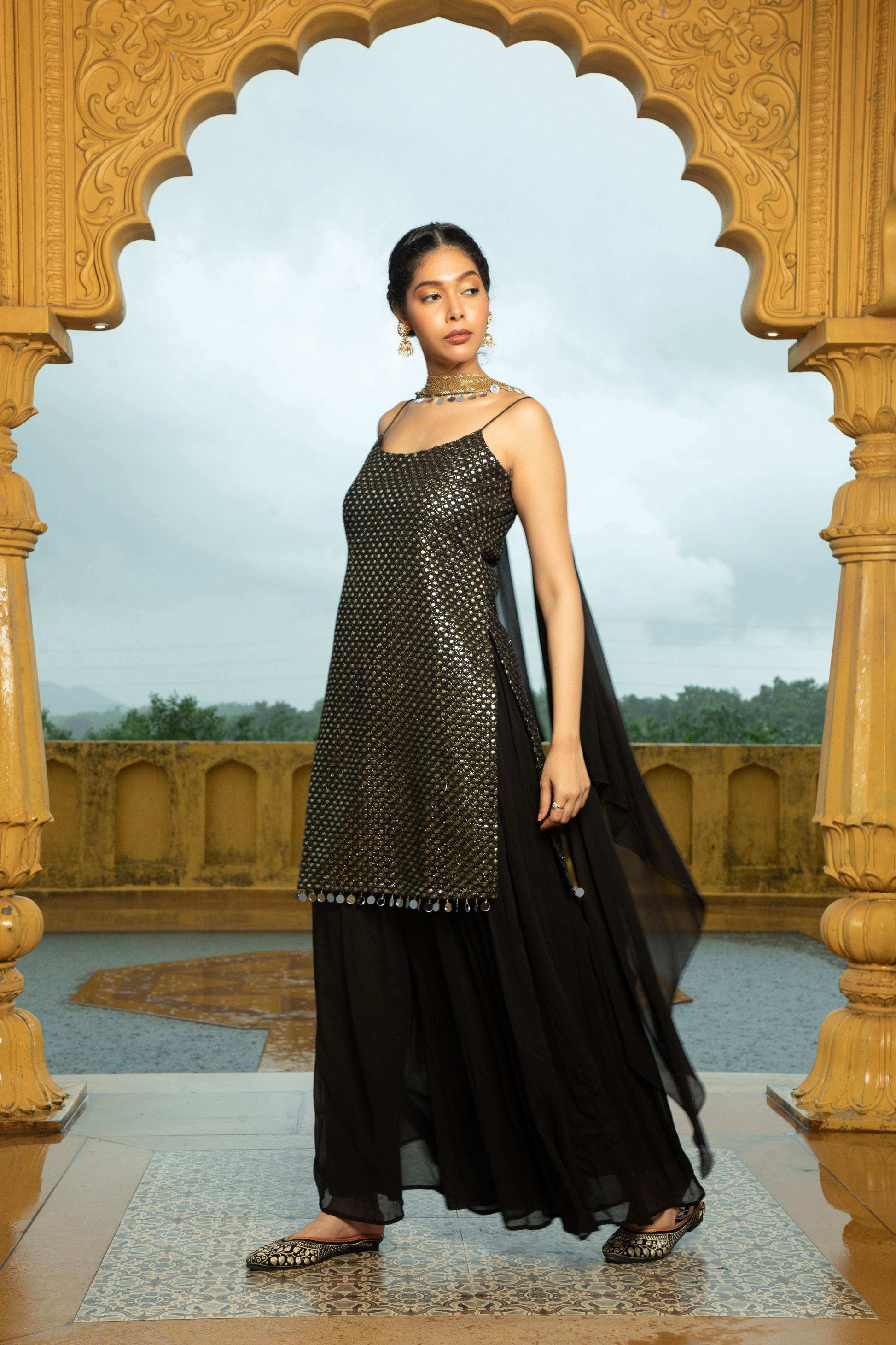 Liana - Kurta Set Black - Monk & Mei