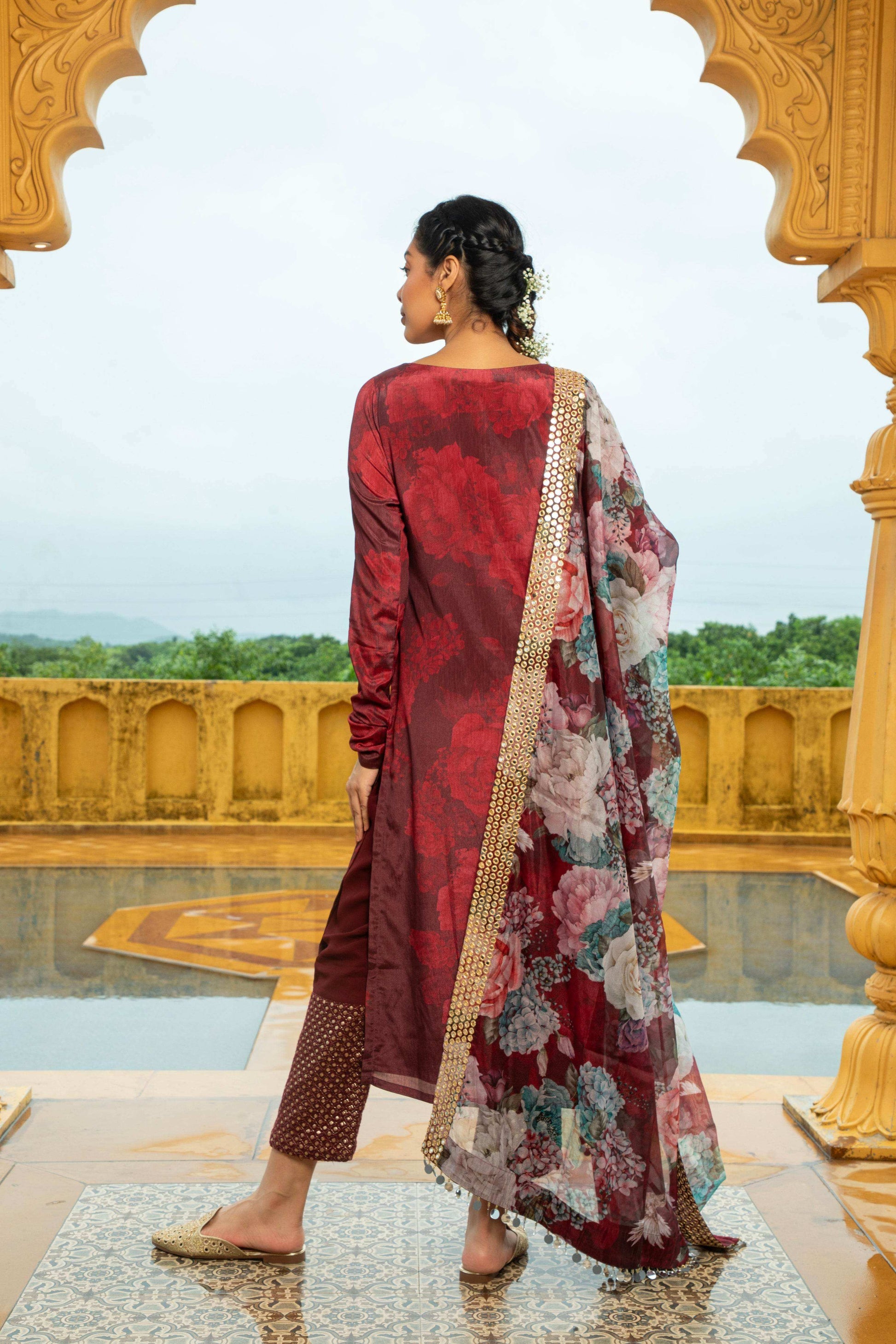 Natasha - Kurta Set Maroon - Monk & Mei