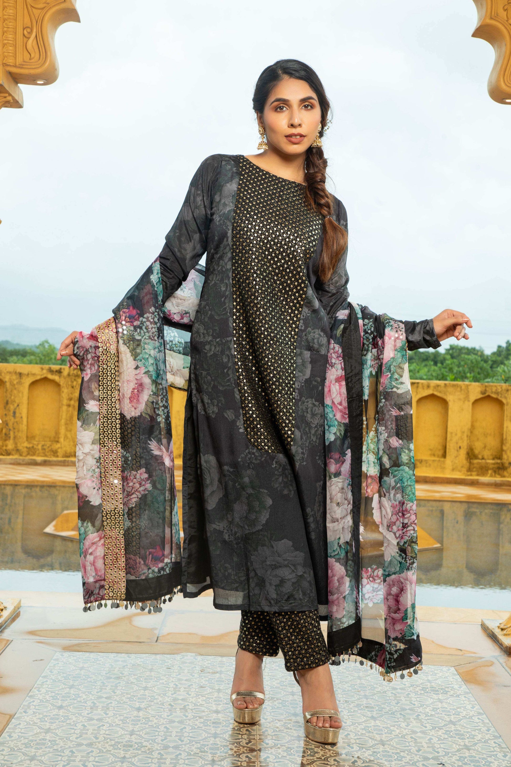 Natasha - Kurta Set Black - Monk & Mei