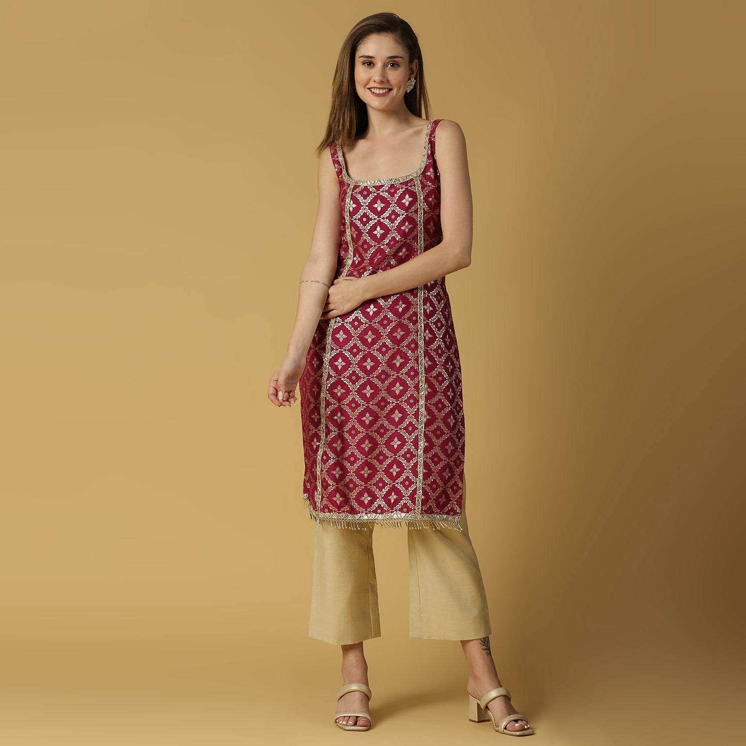 Radha-Sleeveless Kurta Set-Plum purple - Monk & Mei