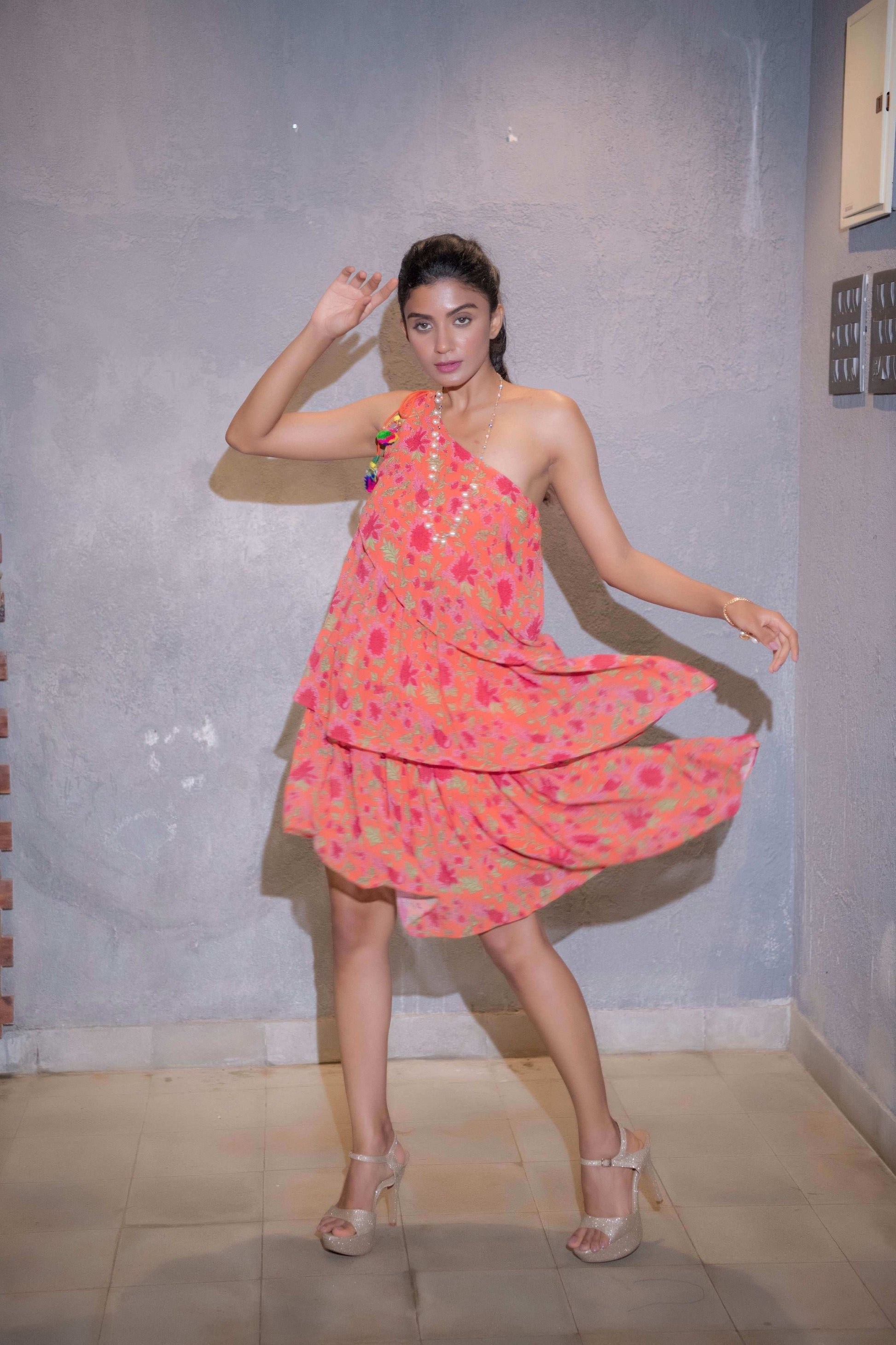 Pari - Knee Dress - Monk & Mei