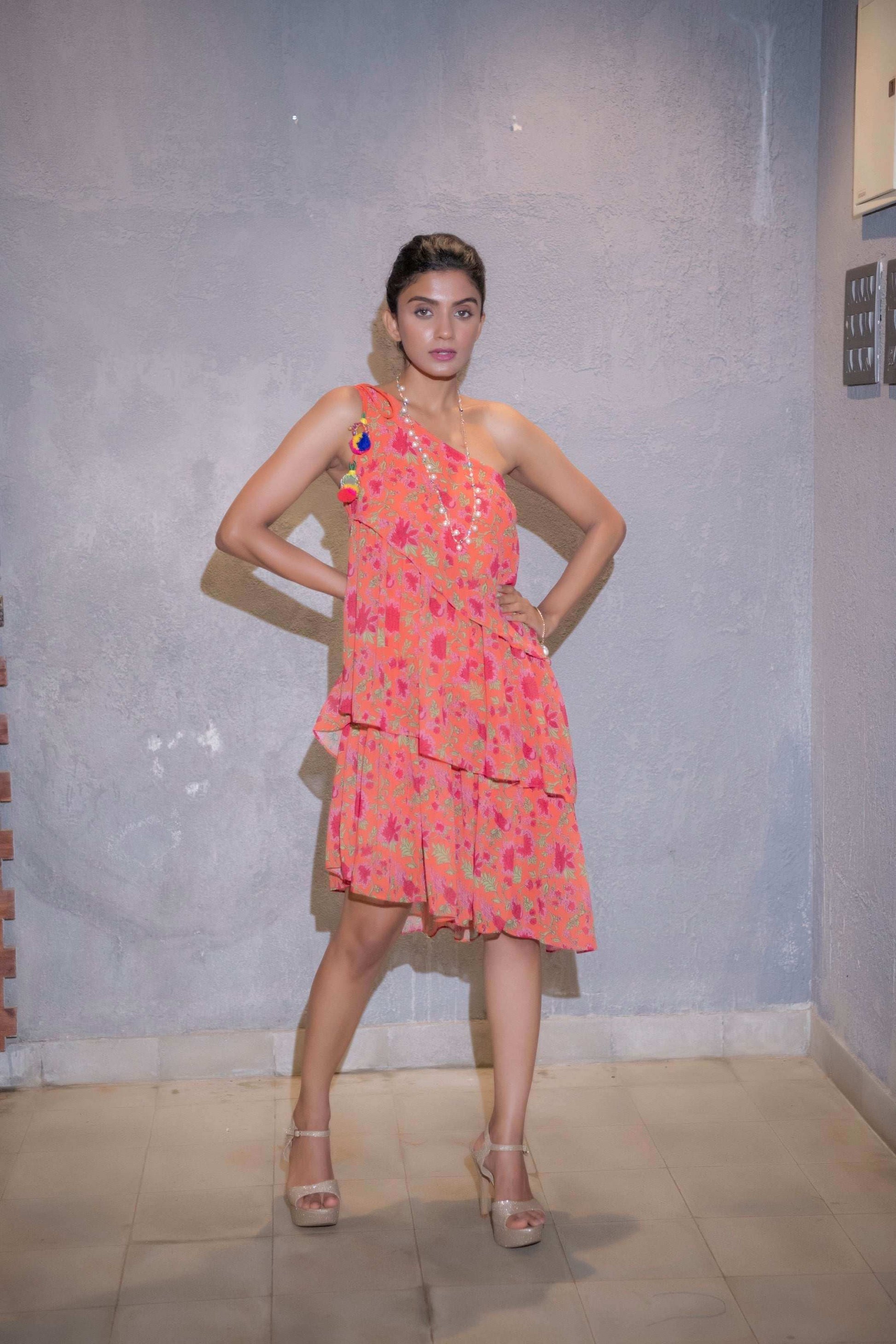 Pari - Knee Dress - Monk & Mei