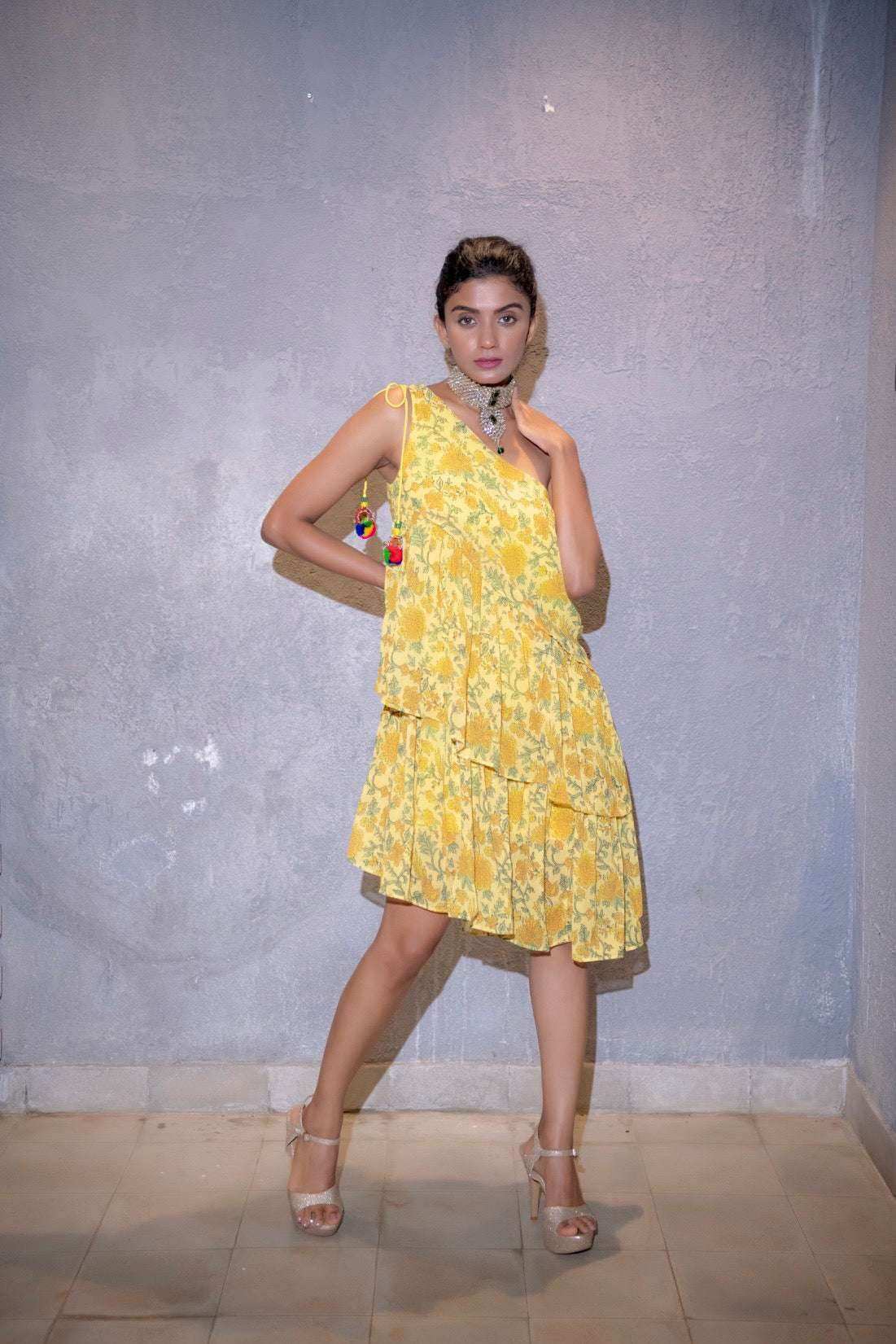 Pari - Knee Dress - Monk & Mei