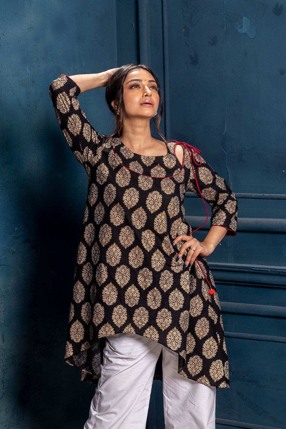 Dhvani- Black & Gold Kurta (1 piece) - Monk & Mei
