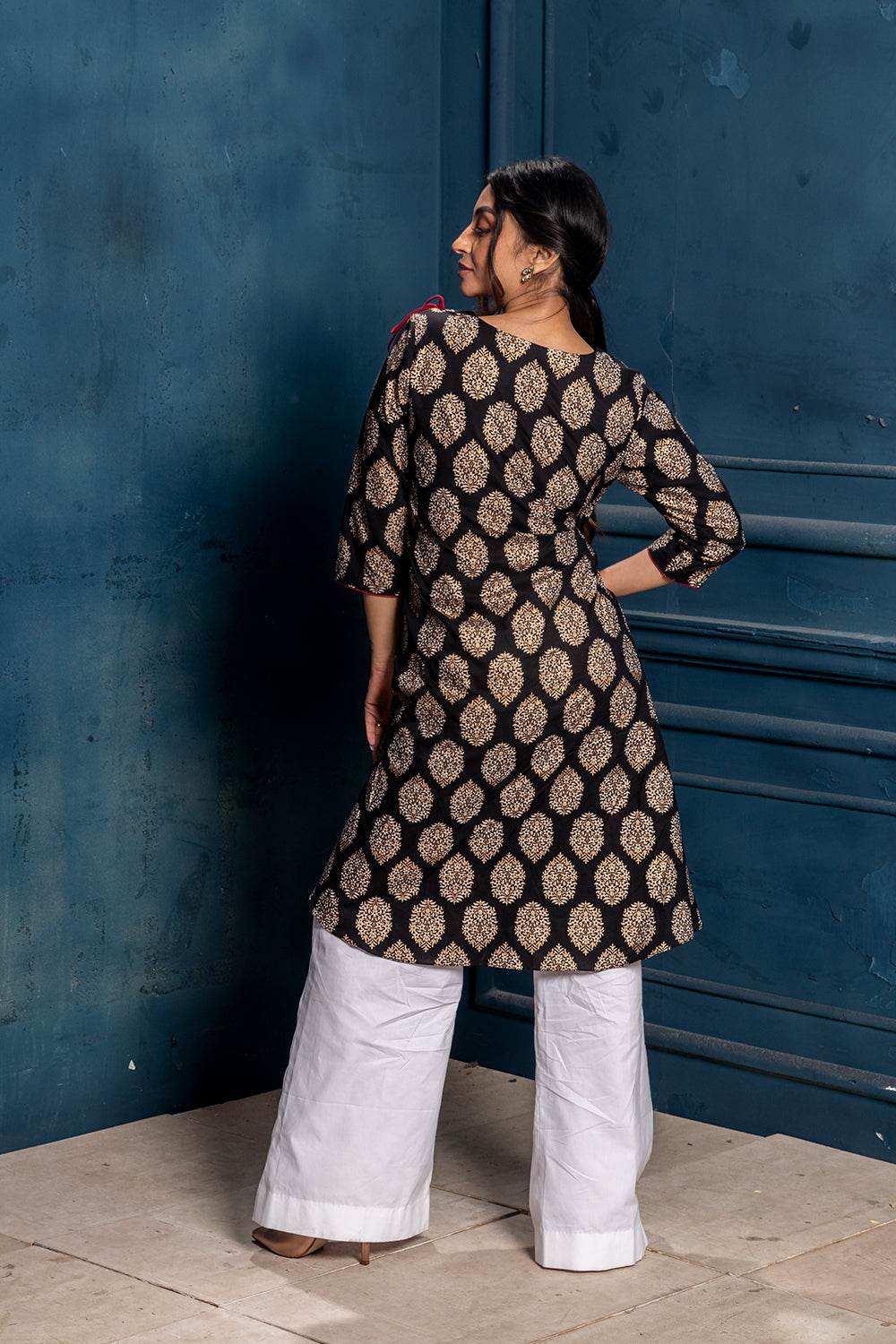 Dhvani- Black & Gold Kurta (1 piece) - Monk & Mei