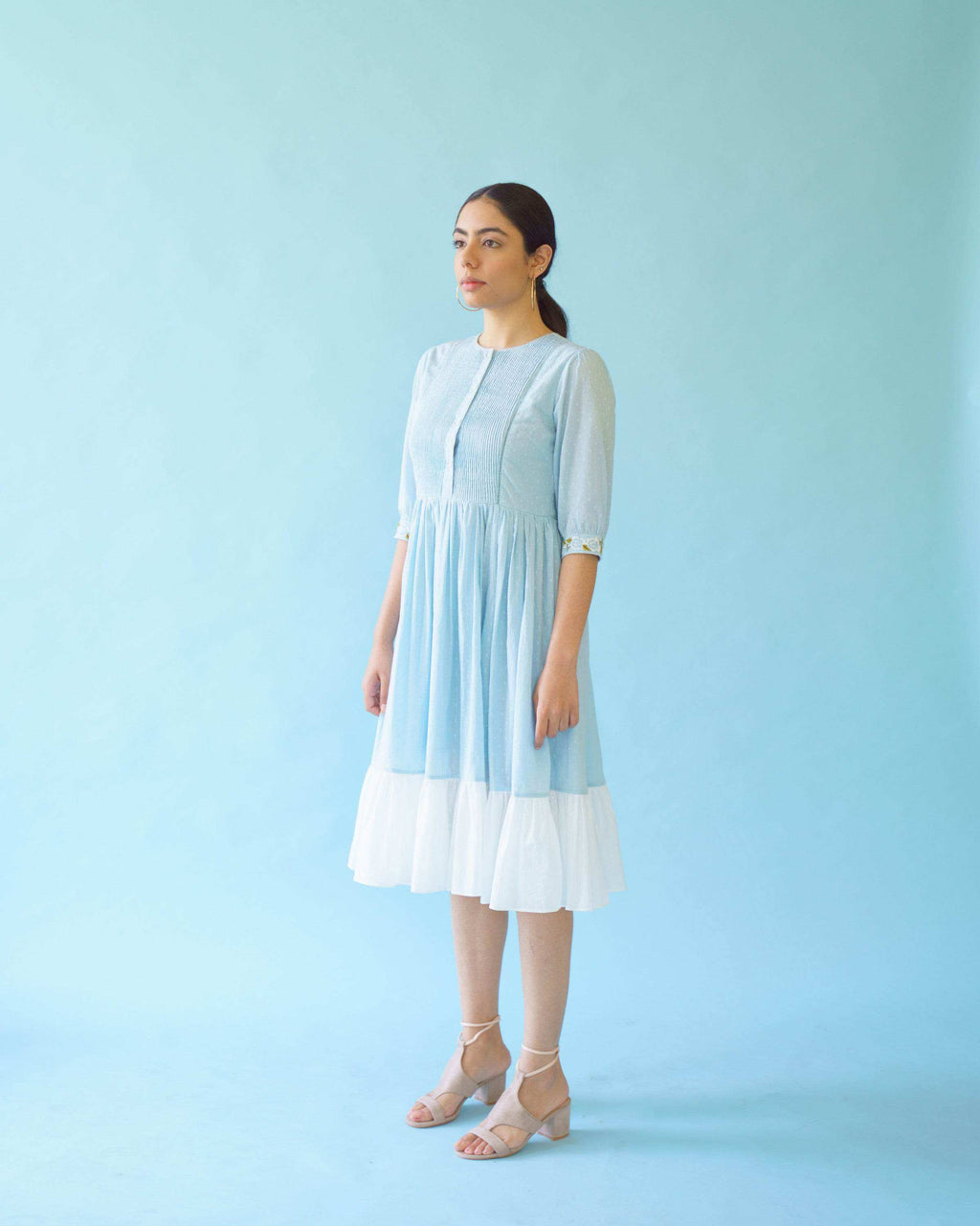 FEATHER - Powder blue - Monk & Mei