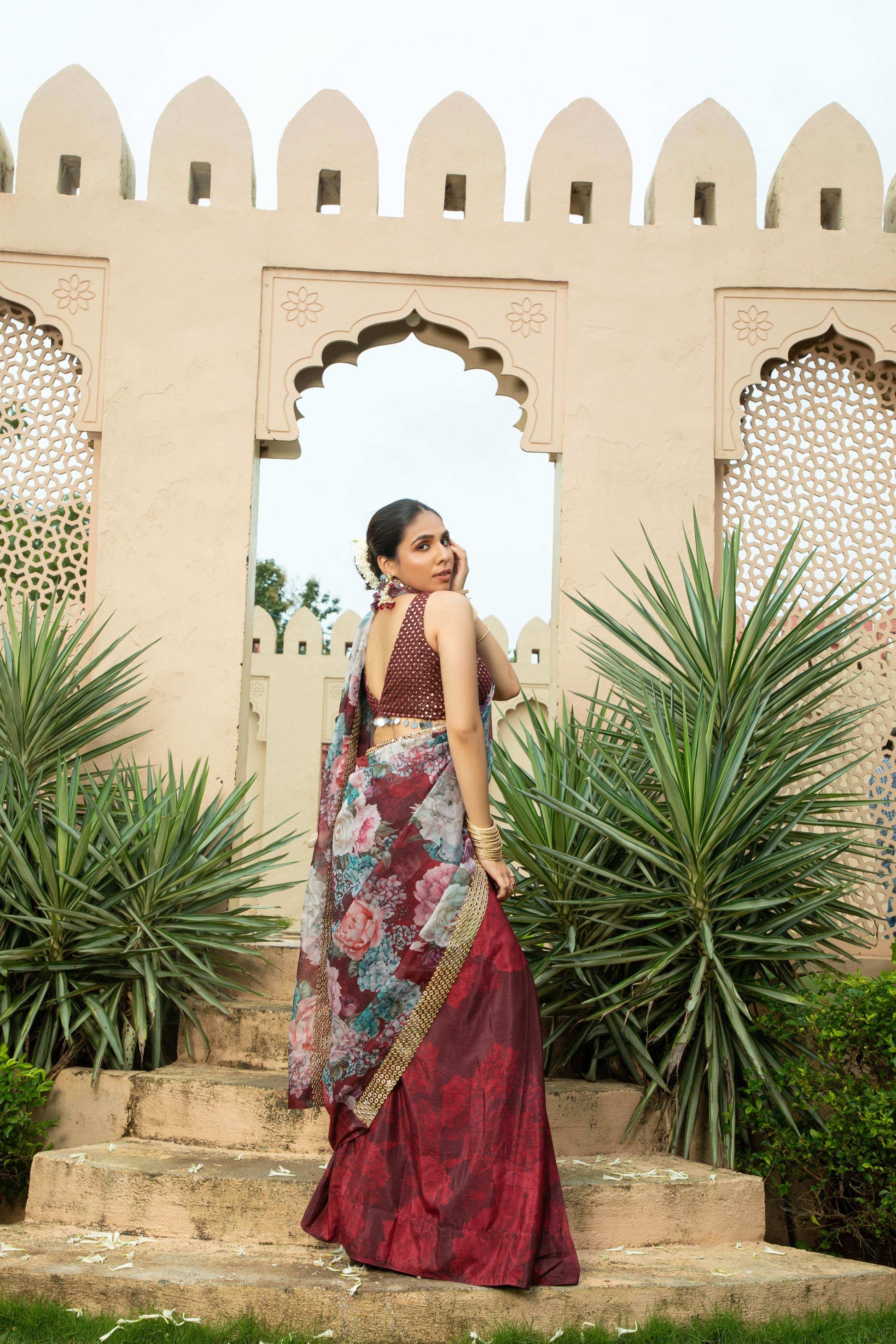 Sanam- Saree Set Maroon - Monk & Mei