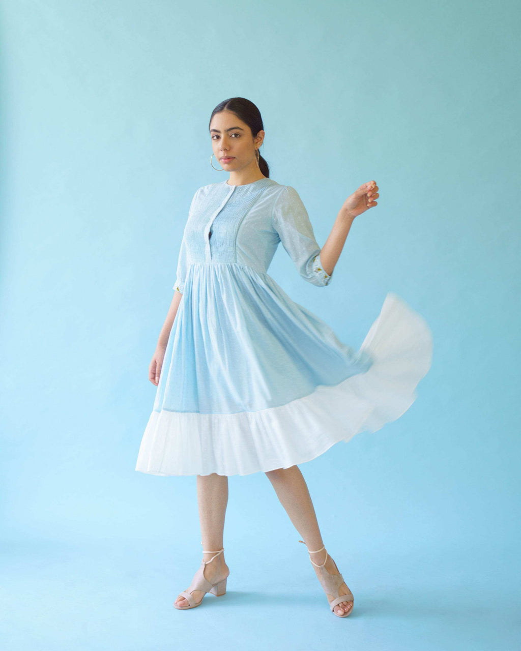FEATHER - Powder blue - Monk & Mei
