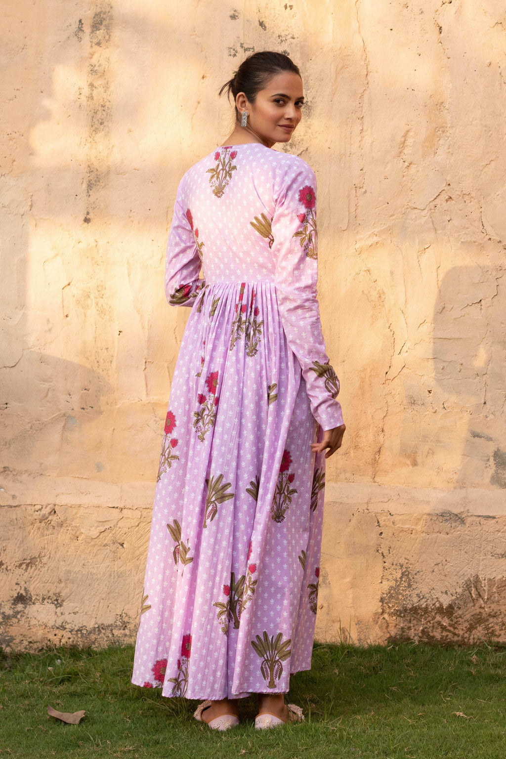 Saawni Angrakha - Lavendar - Monk & Mei