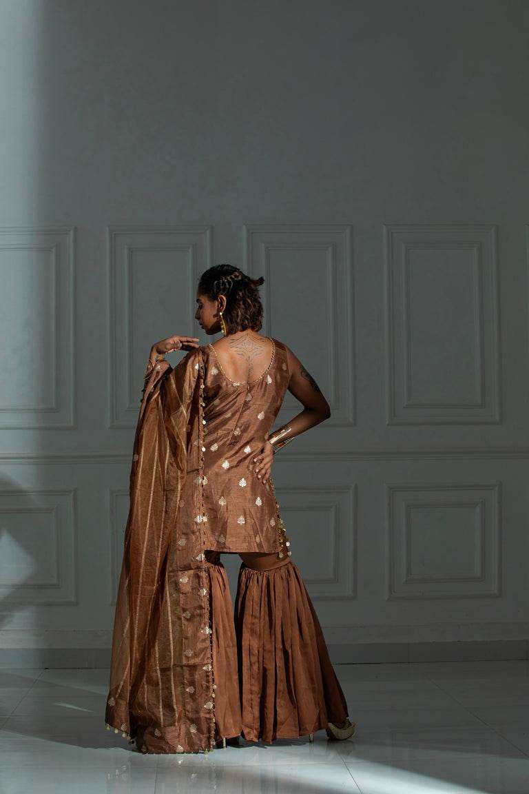 Merneith Chocolate Brown - Monk & Mei