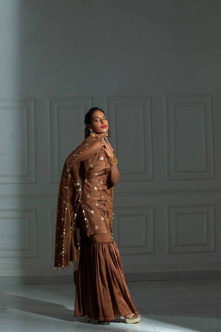 Merneith Chocolate Brown - Monk & Mei