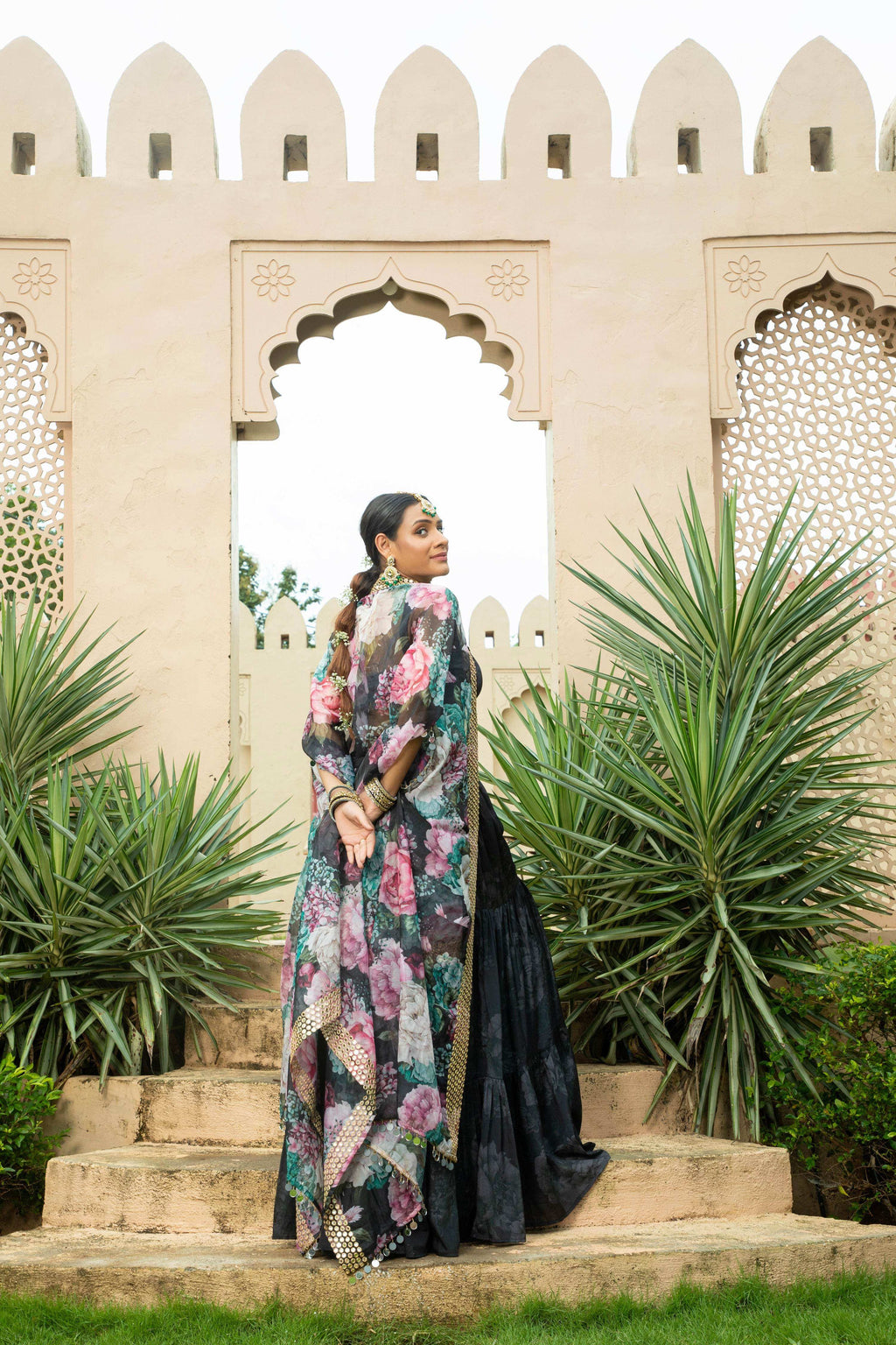 Aafia - Lehenga Set Black - Monk & Mei