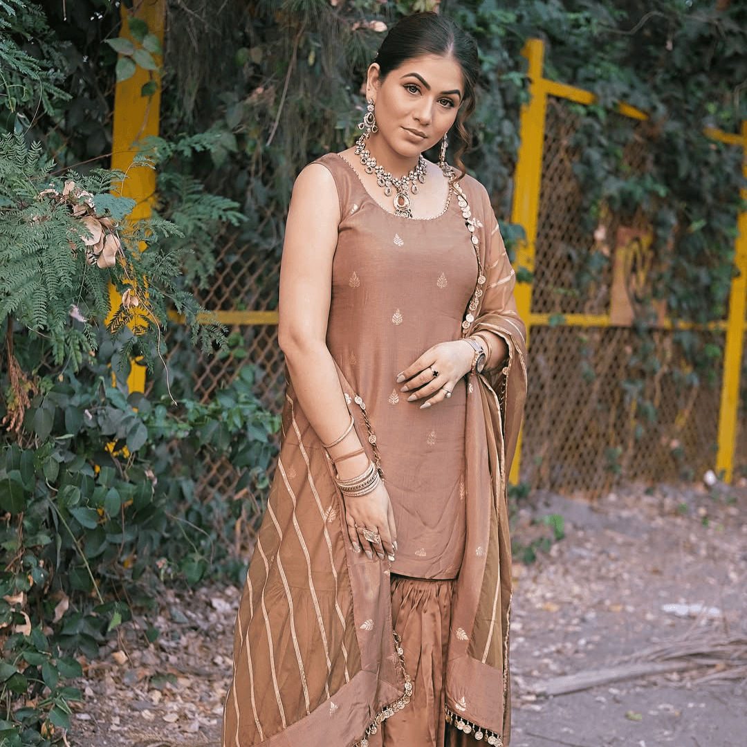 Merneith Chocolate Brown - Monk & Mei