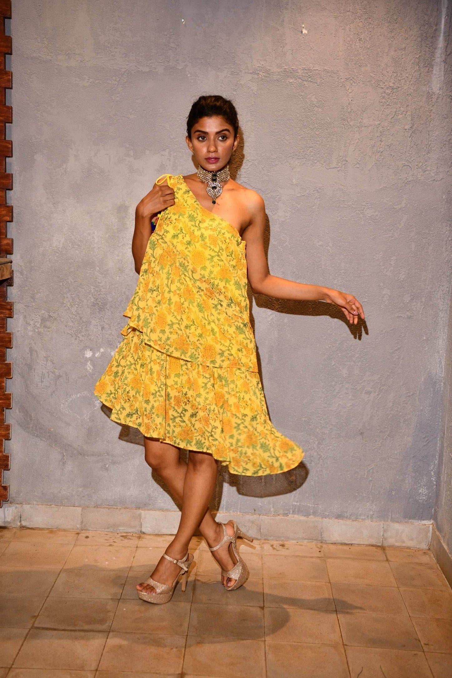 Pari - Knee Dress - Monk & Mei