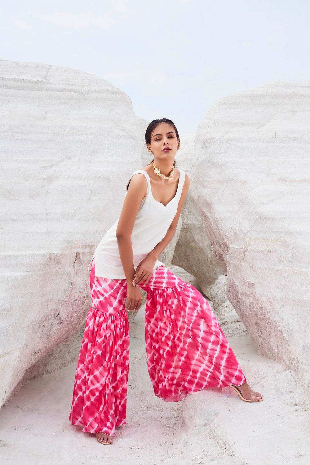 ALYSSA - SHARARA - KURTA- DUPATTA - Pink - Monk & Mei